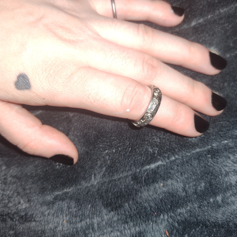 Silver Ring with Rose& Barbed Wire Design.